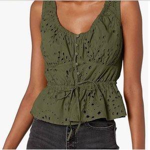 NWT Guess Larisen top, green